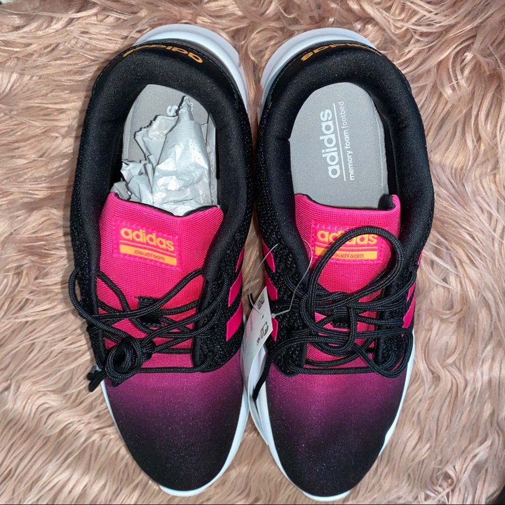 Adidas tennis shoes - Picture 2 of 6